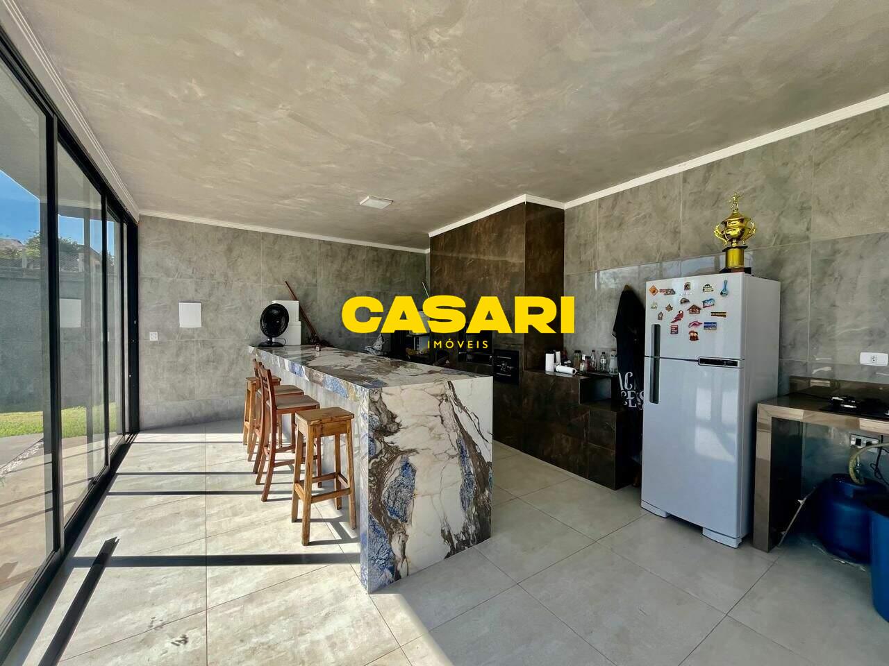 Casa para à venda no bairro Portal dos Lagos, São Bernardo do Campo - Casari Imóveis: 