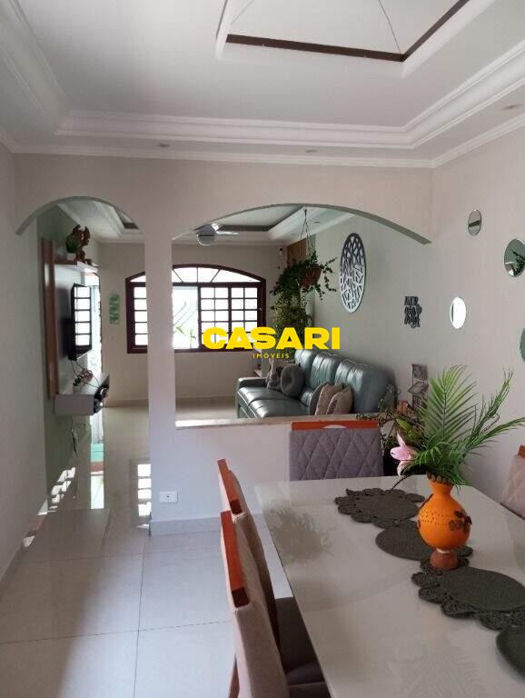 Casa para à venda no bairro Baeta Neves, São Bernardo do Campo - Casari Imóveis: 