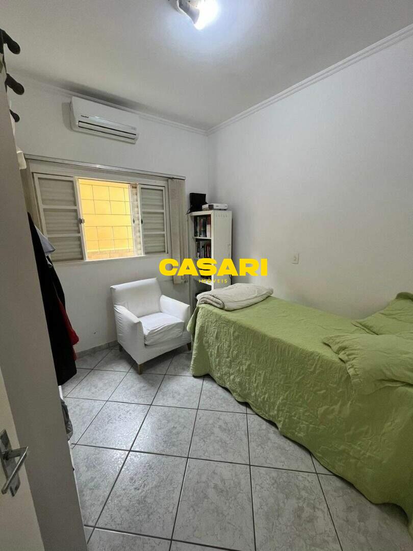 Casa para à venda no bairro Jardim Residencial Vicente Laureano, São Bernardo do Campo - Casari Imóveis: 