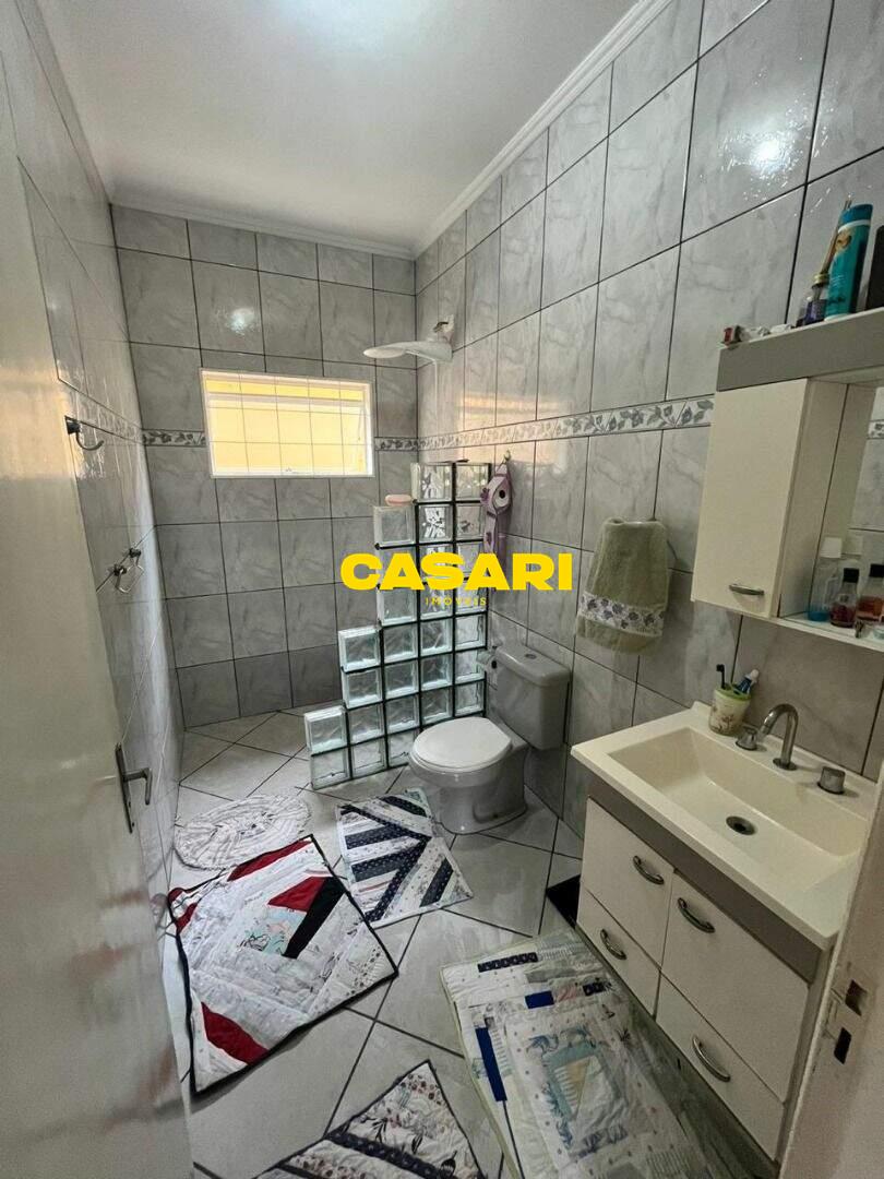 Casa para à venda no bairro Jardim Residencial Vicente Laureano, São Bernardo do Campo - Casari Imóveis: 