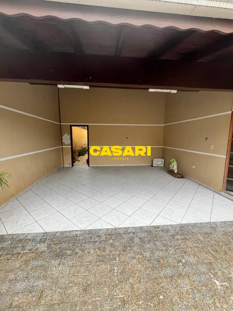 Casa para à venda no bairro Jardim Residencial Vicente Laureano, São Bernardo do Campo - Casari Imóveis: 