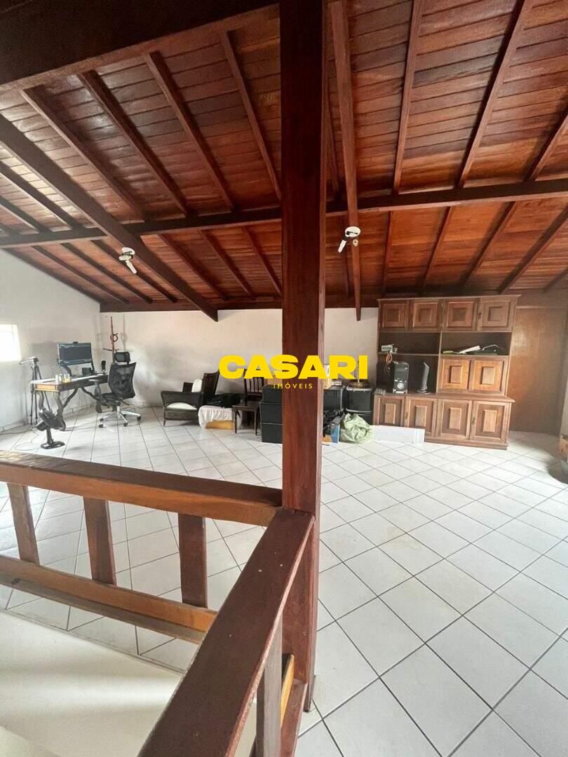 Casa para à venda no bairro Jardim Residencial Vicente Laureano, São Bernardo do Campo - Casari Imóveis: 