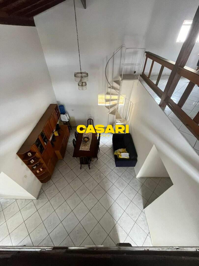 Casa para à venda no bairro Jardim Residencial Vicente Laureano, São Bernardo do Campo - Casari Imóveis: 