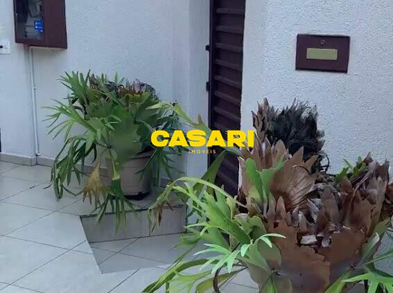 Sobrado para à venda no bairro Nova Petrópolis, São Bernardo do Campo - Casari Imóveis: 