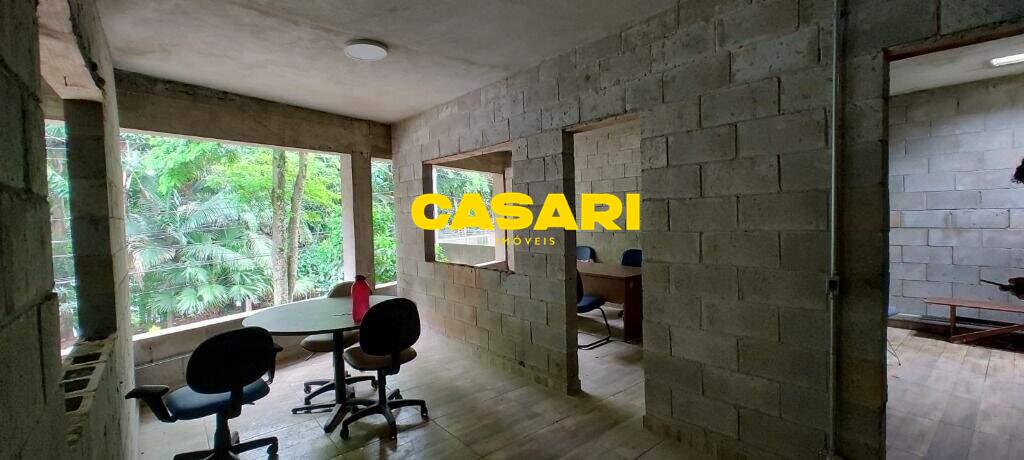 Galpão para para aluguel no bairro Jordanópolis, São Bernardo do Campo - Casari Imóveis: 