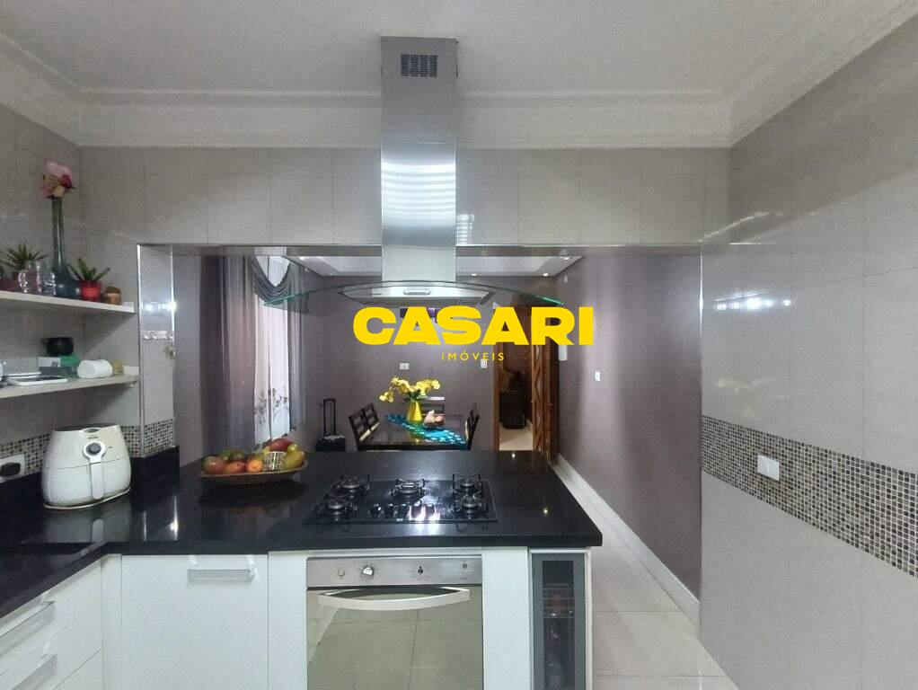 Sobrado para para aluguel no bairro Paulicéia, São Bernardo do Campo - Casari Imóveis: 