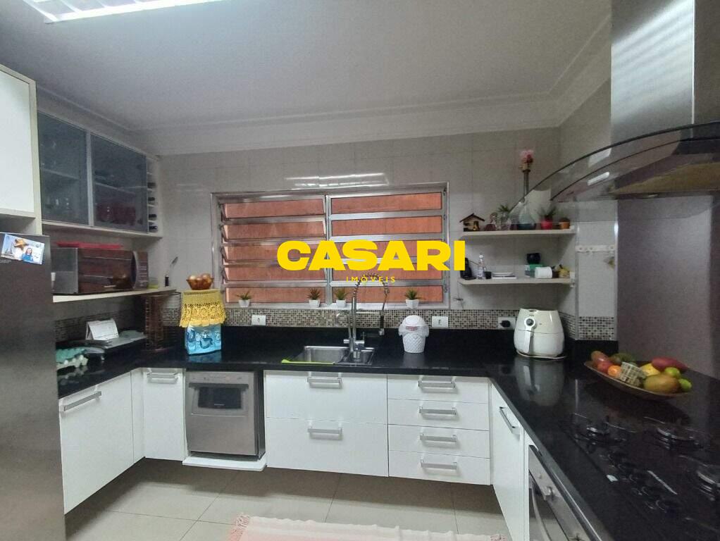 Sobrado para para aluguel no bairro Paulicéia, São Bernardo do Campo - Casari Imóveis: 