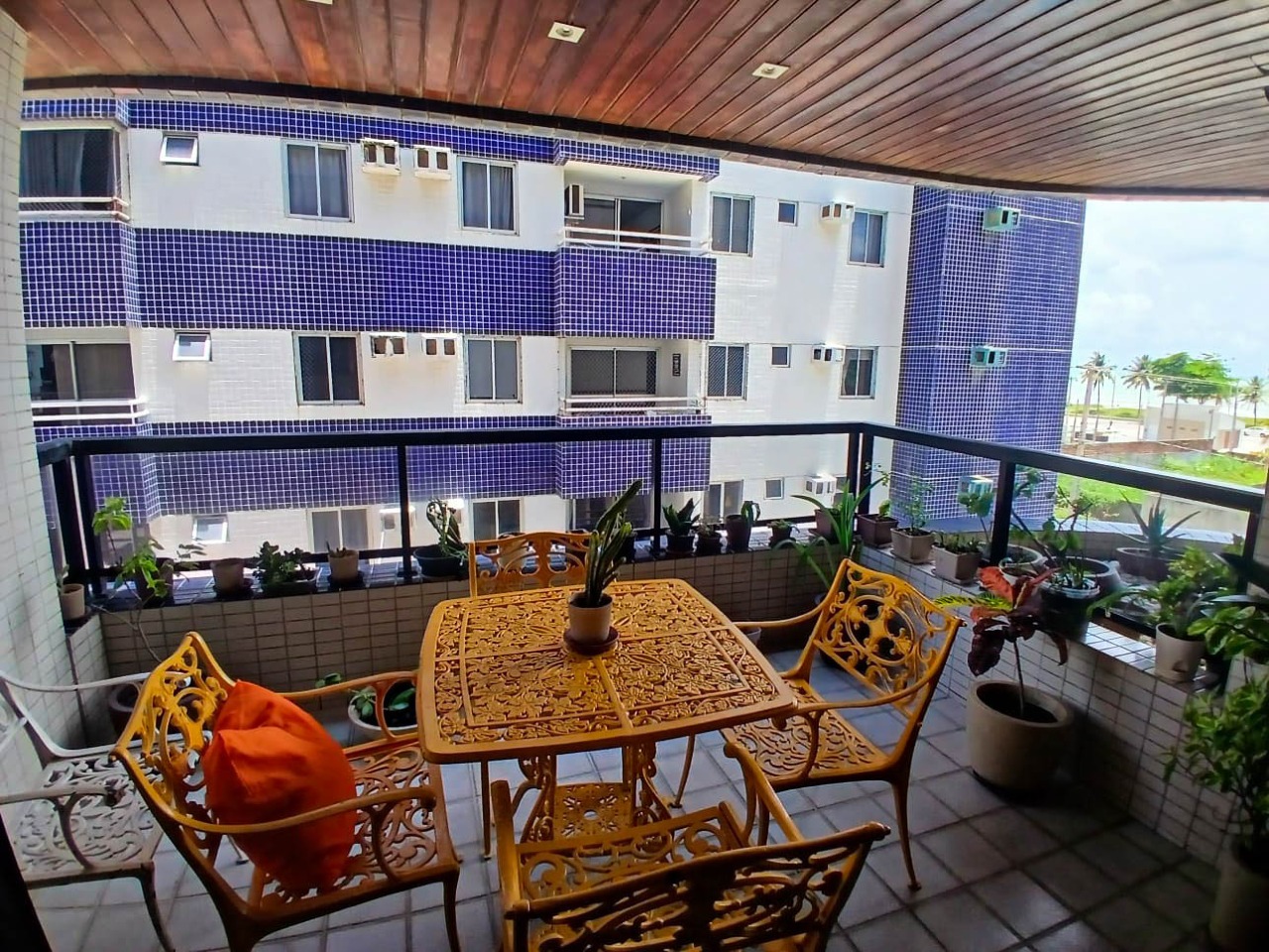 Apartamento à venda no Intermares: 