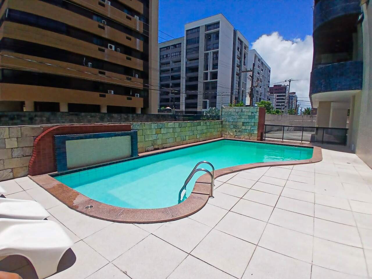 Apartamento à venda no Intermares: 