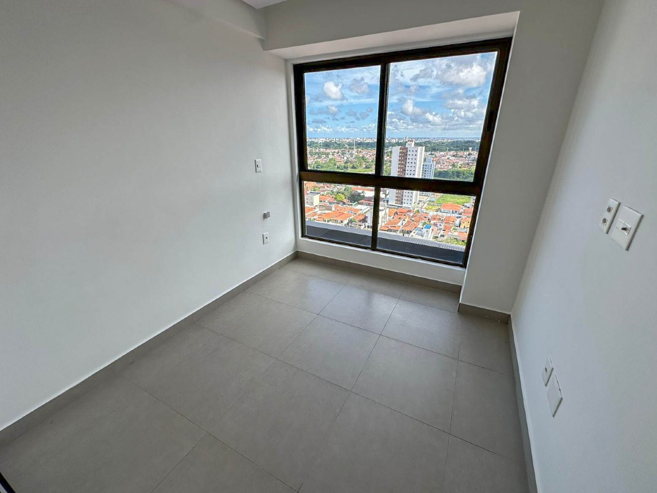 Cobertura para aluguel no Tambauzinho: 