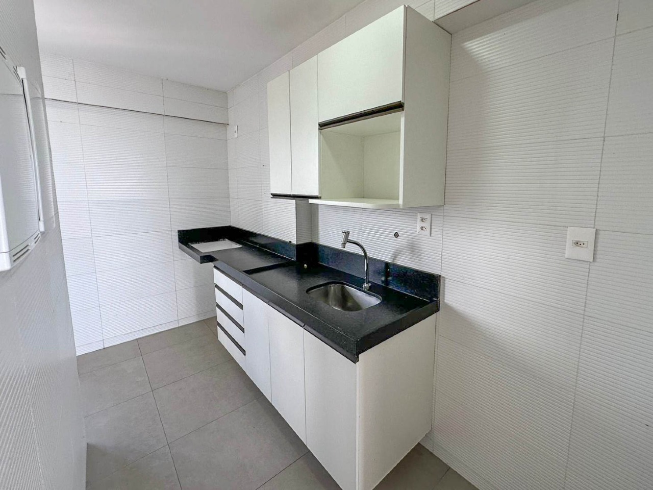 Cobertura para aluguel no Tambauzinho: 