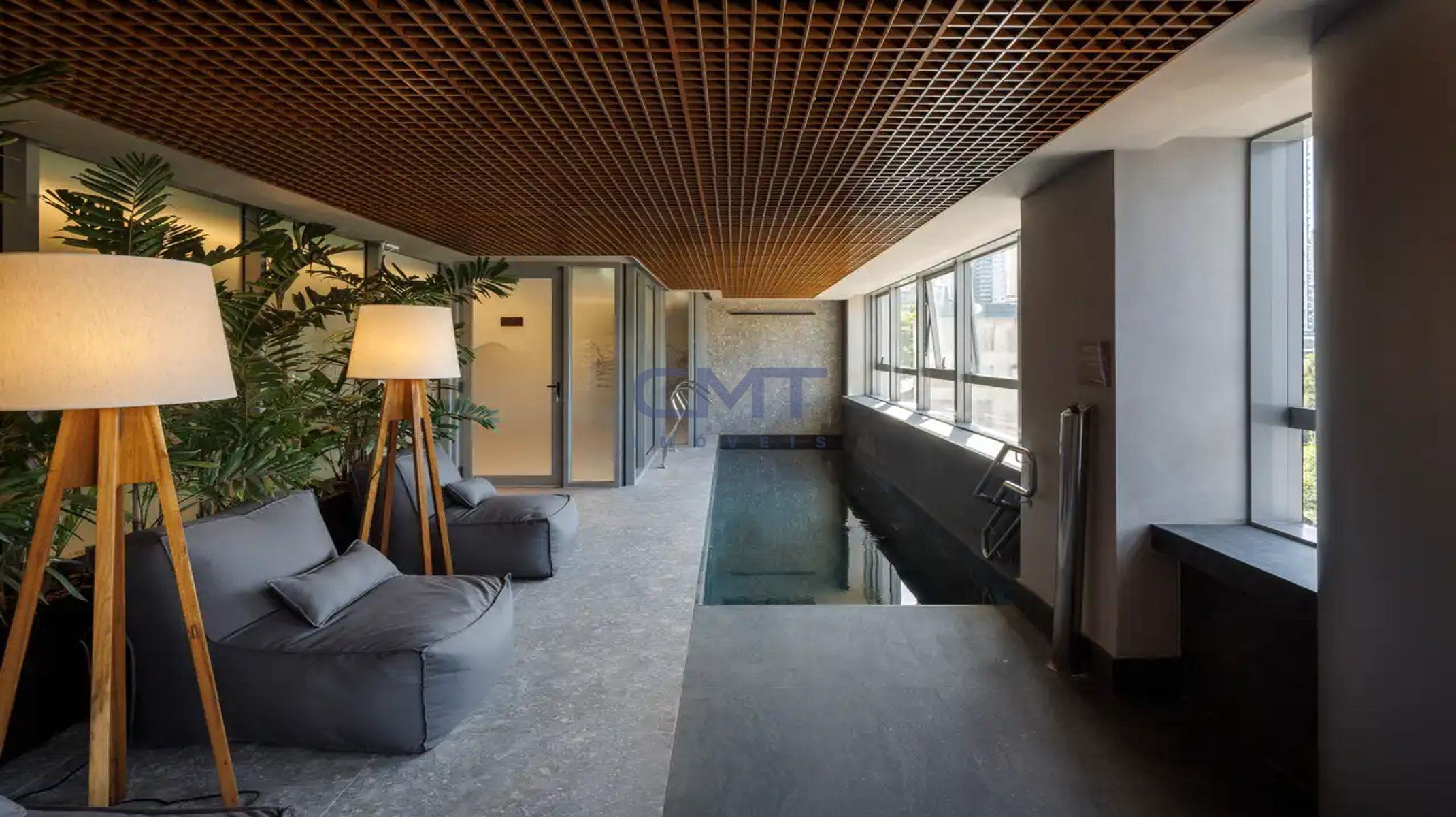 Apartamento à venda no Vale do Sereno: Piscina coberta