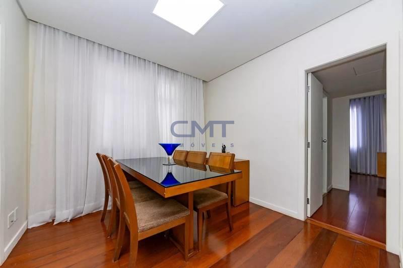 Apartamento à venda no Coração de Jesus: 