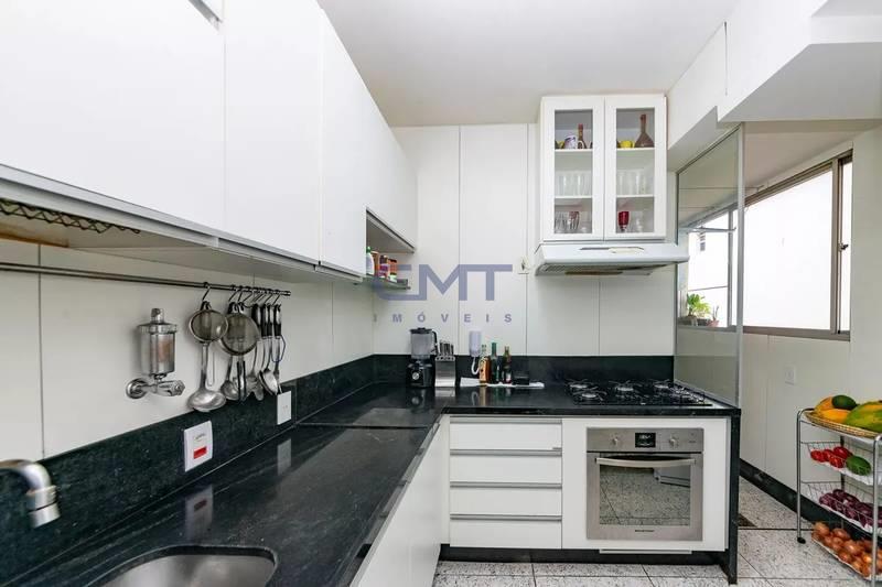 Apartamento à venda no Coração de Jesus: 