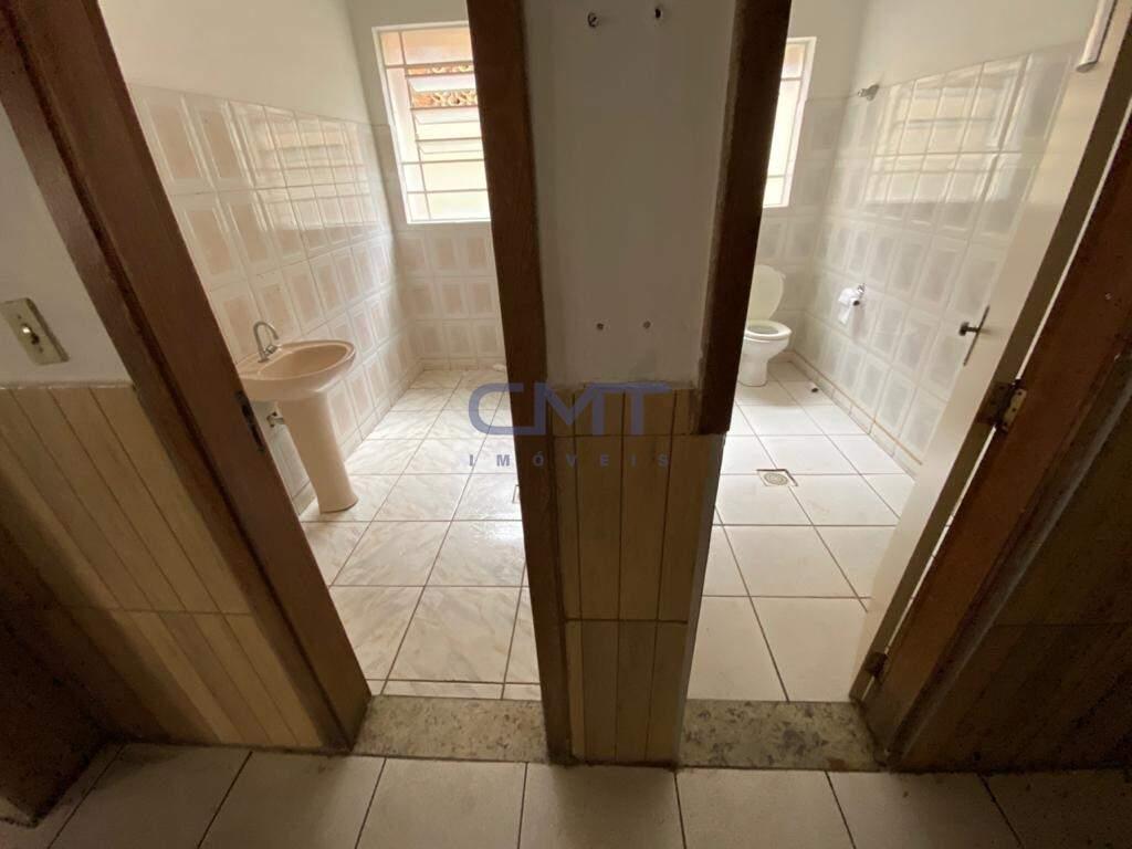 Casa comercial para aluguel no Funcionários : 