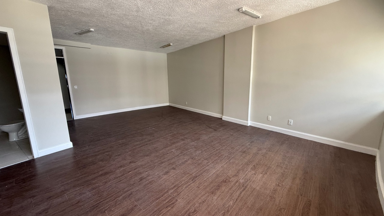 Sala para aluguel no Centro: 