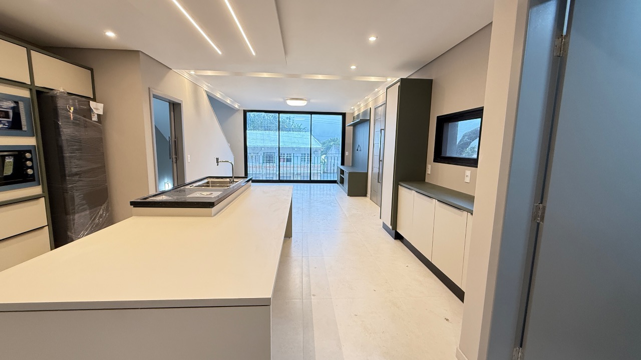 Casa para aluguel no Cachoeira do Bom Jesus: SALA E COZINHA