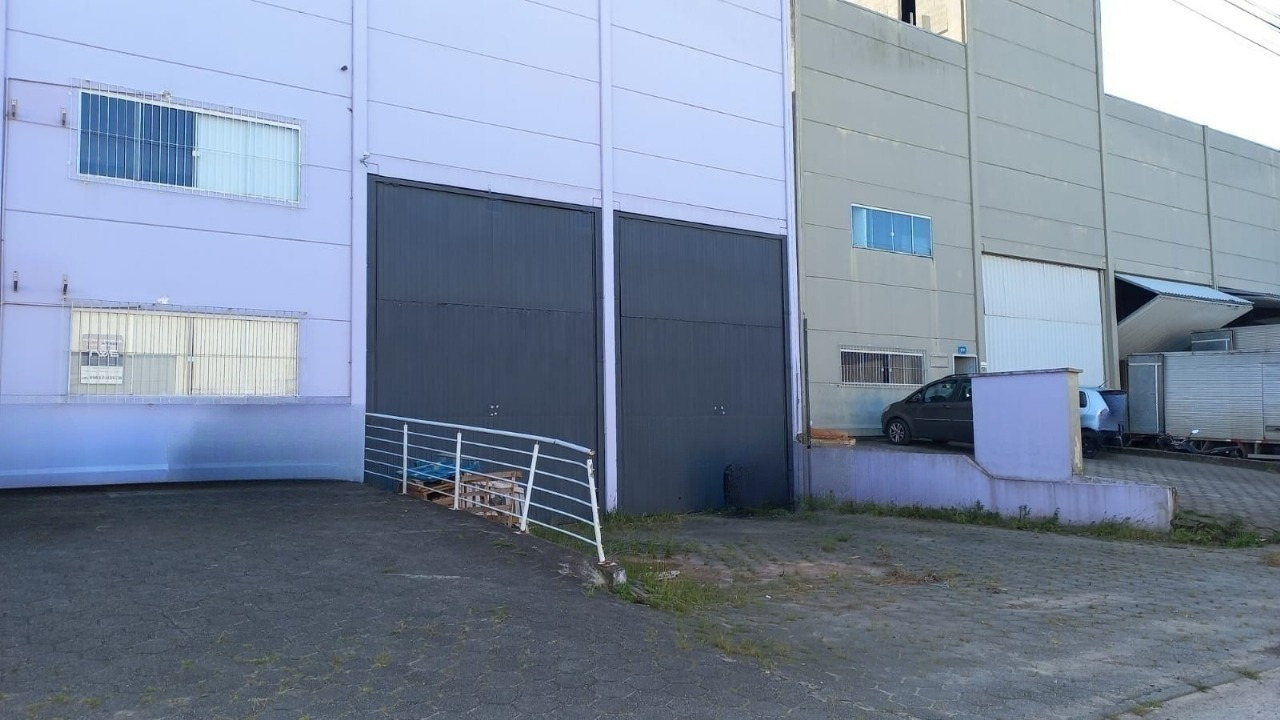 Galpão para aluguel no Brejarú: 