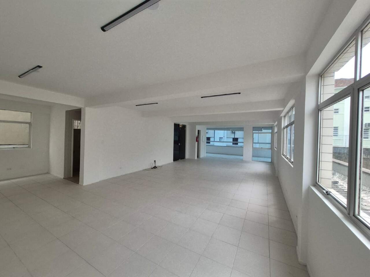 Sala para aluguel no Centro: 