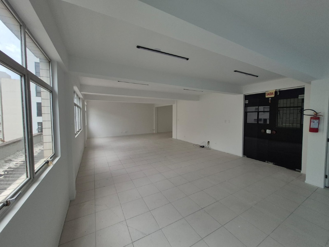 Sala para aluguel no Centro: 