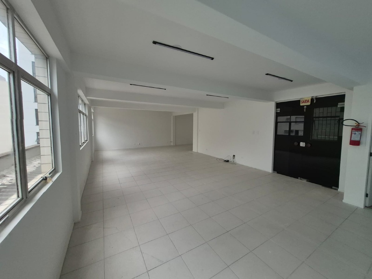 Sala para aluguel no Centro: 