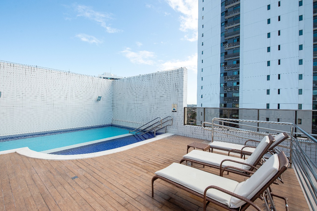 Apartamento à venda no Encruzilhada: Área da piscina