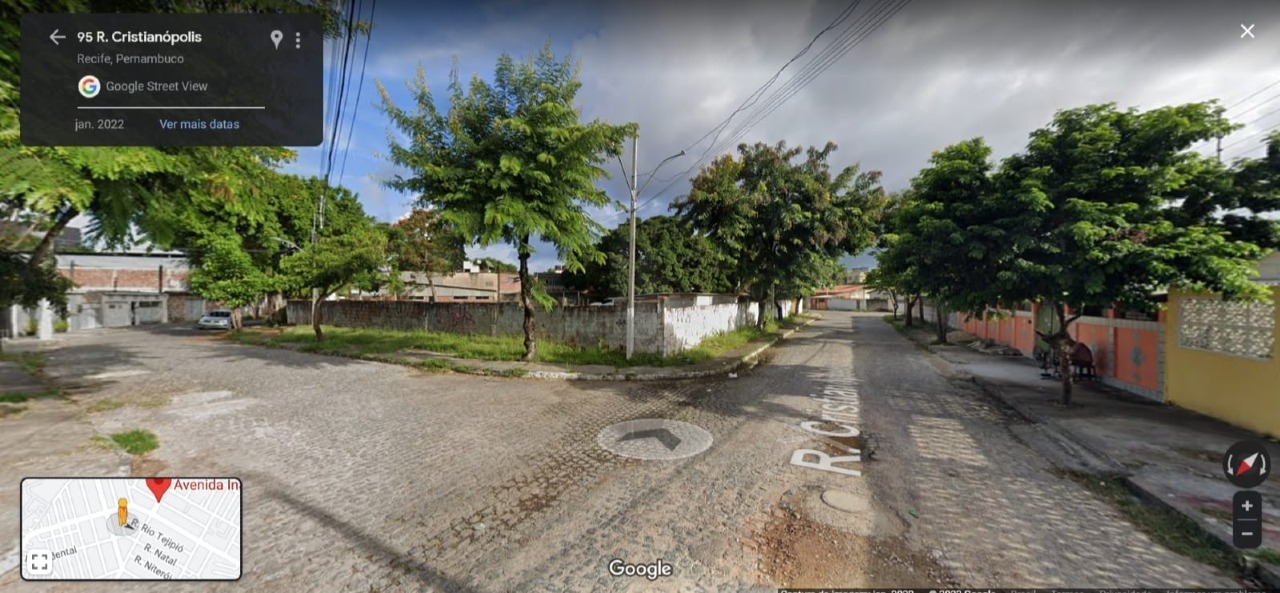 Terreno à venda no Cordeiro: esquina com a Rua Cristianópolis