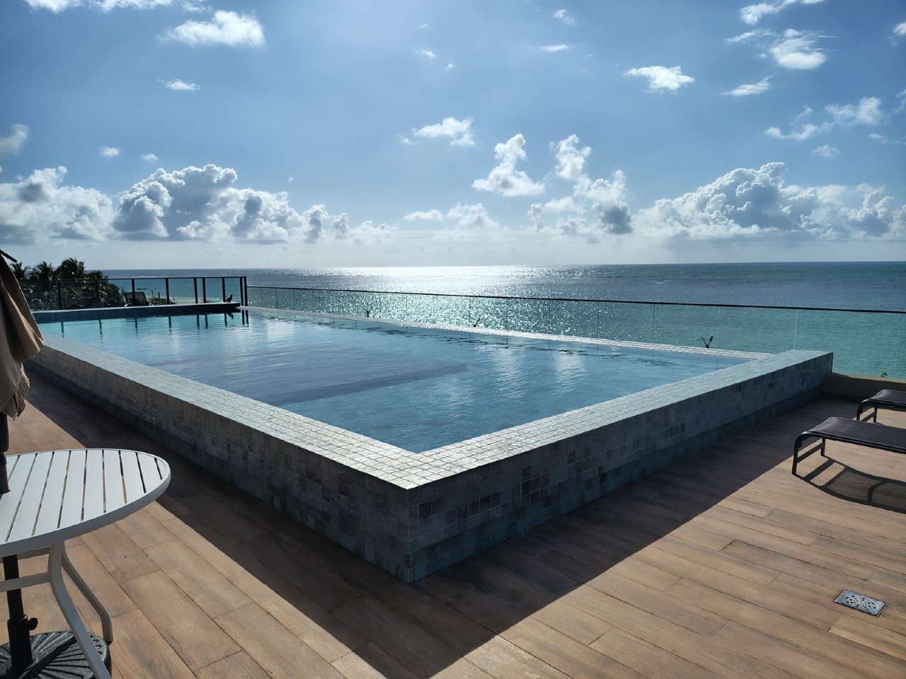 Apartamento 3 quartos ( 2 suítes ) para à venda em Centro - Tamandaré - Açores Tamandaré Flats - CTI imobiliaria: Piscina