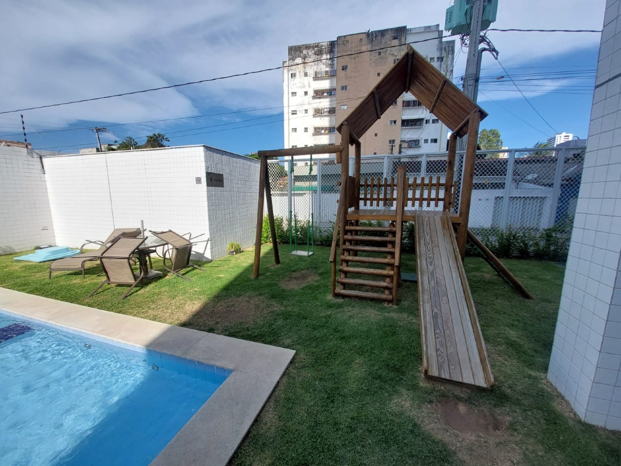 Apartamento 3 quartos ( 1 suíte ) para à venda em Ilha do Retiro - Recife - Edifício Varandas da Ilha - CTI imobiliaria: Piscina/ playground