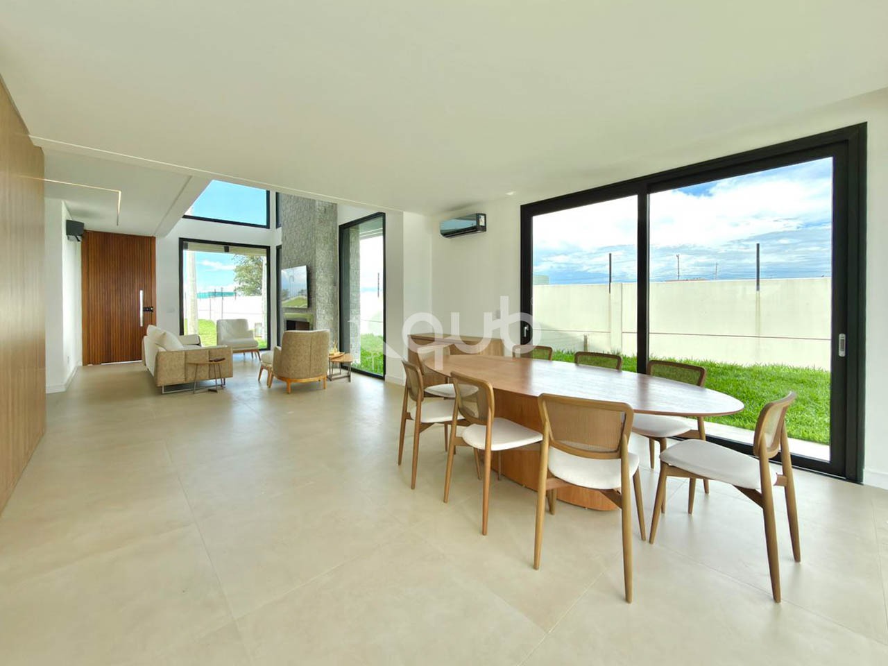 Condomínio Allure Beach Condo