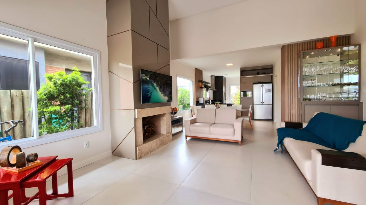 Condomínio Acqualina Beach