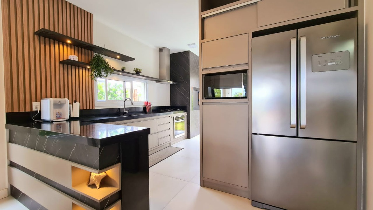 Condomínio Acqualina Beach