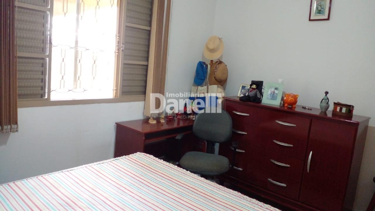 Casa à venda no Jardim Baronesa: 