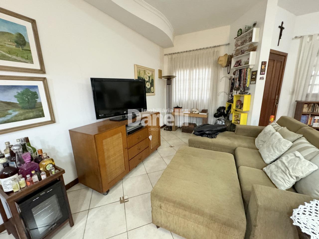 Casa em Condomínio à venda no Piracangaguá: 