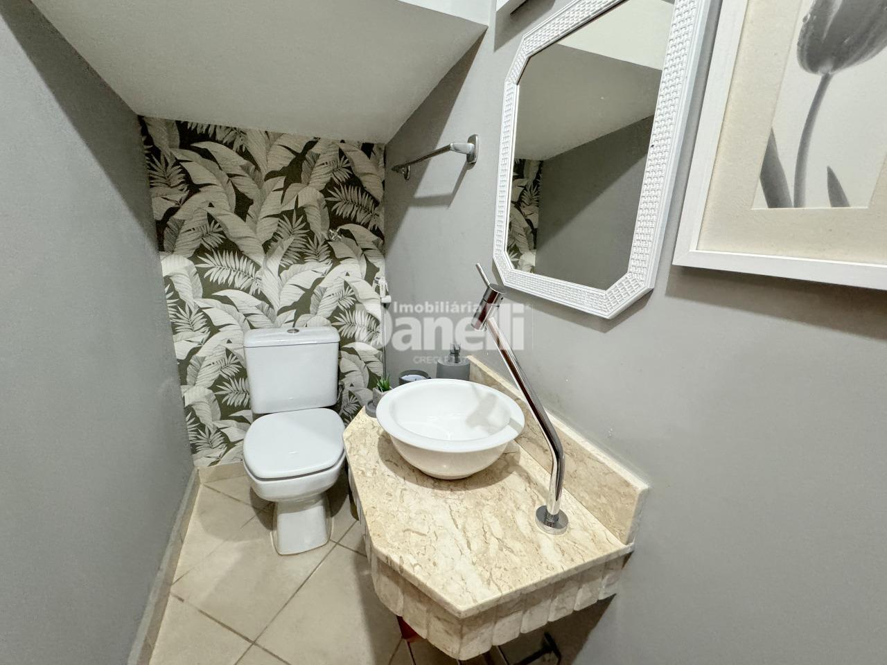 Casa em Condomínio à venda no Piracangaguá: 