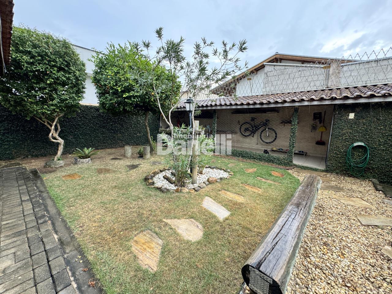 Casa em Condomínio à venda no Piracangaguá: 