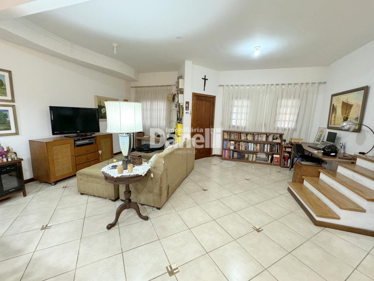 Casa em Condomínio à venda no Piracangaguá: 