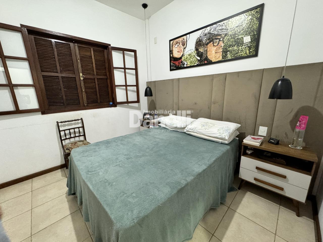 Casa em Condomínio à venda no Piracangaguá: 