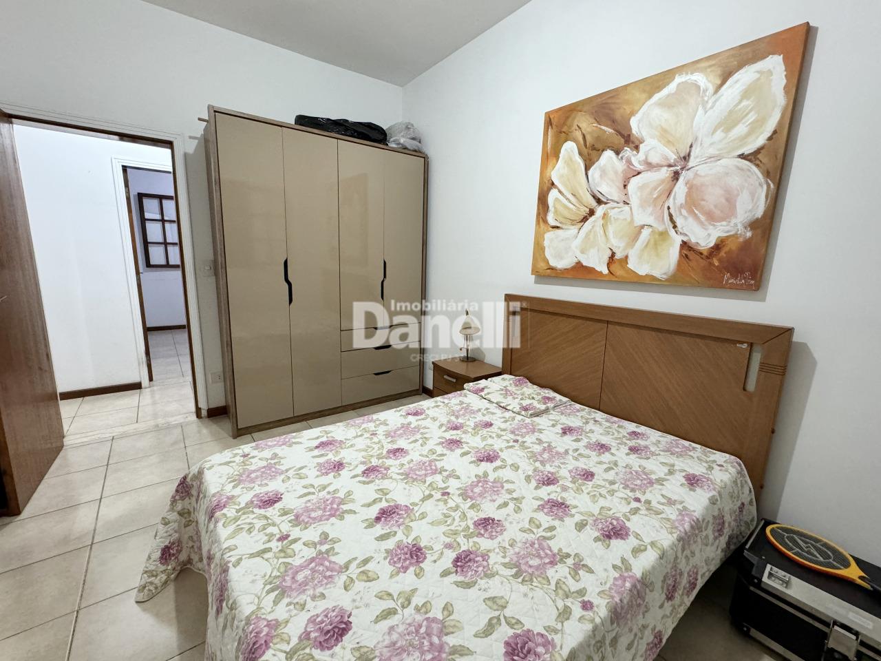 Casa em Condomínio à venda no Piracangaguá: 