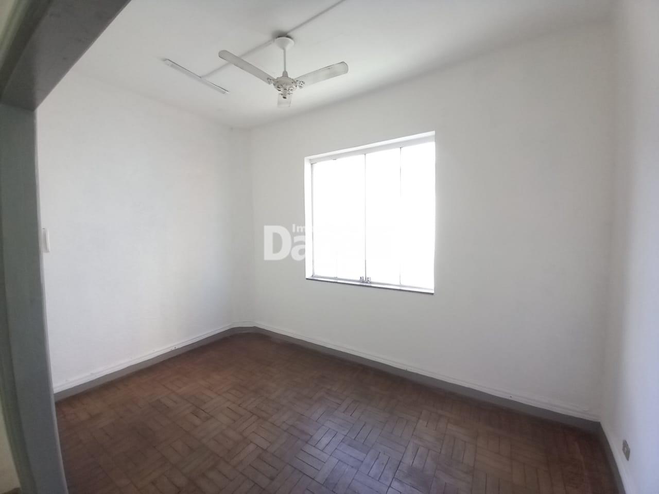 Casa para aluguel no Centro: 