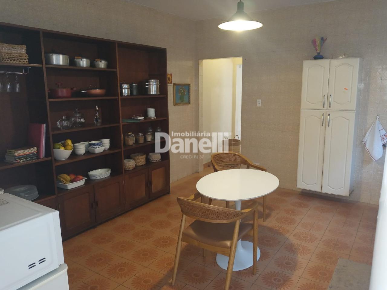 Casa à venda no Centro: 