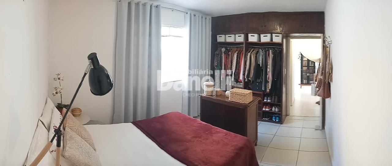 Casa à venda no Centro: 