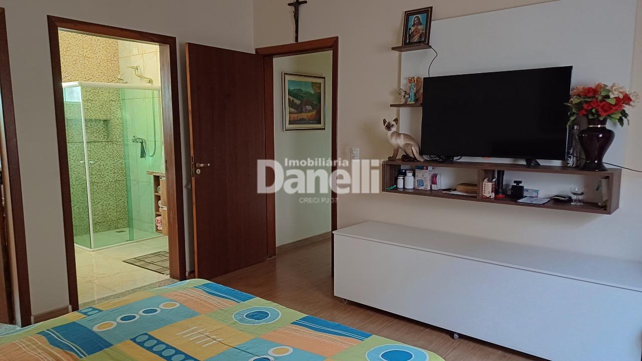 Casa à venda no Itaim: 