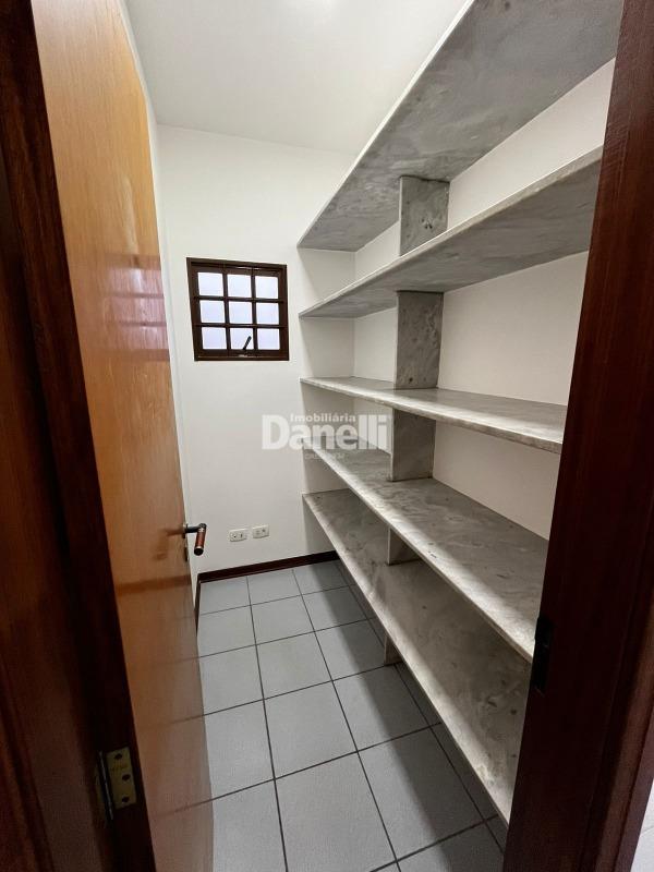 Sobrado à venda no Jardim dos Estados: 