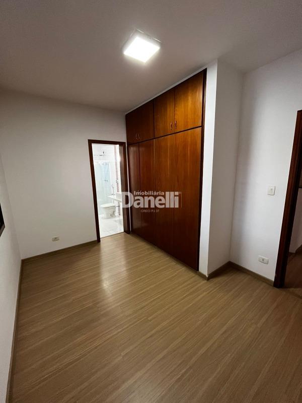 Sobrado à venda no Jardim dos Estados: 