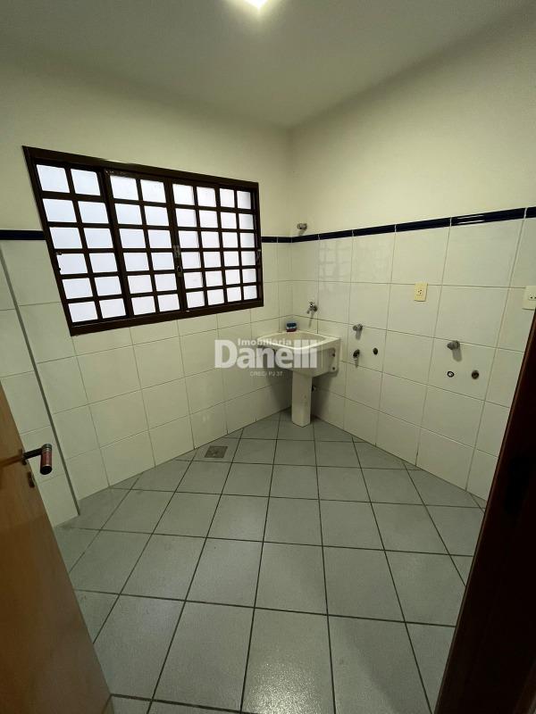 Sobrado à venda no Jardim dos Estados: 