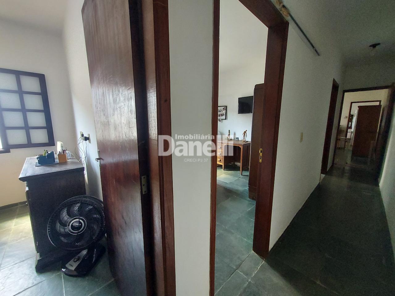 Sobrado à venda no Loteamento Village Tremembé: 