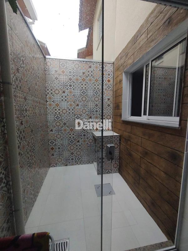 Sobrado à venda no Areao: 