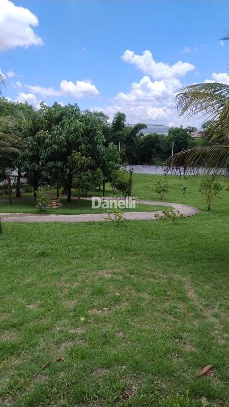 Sobrado à venda no Areao: 