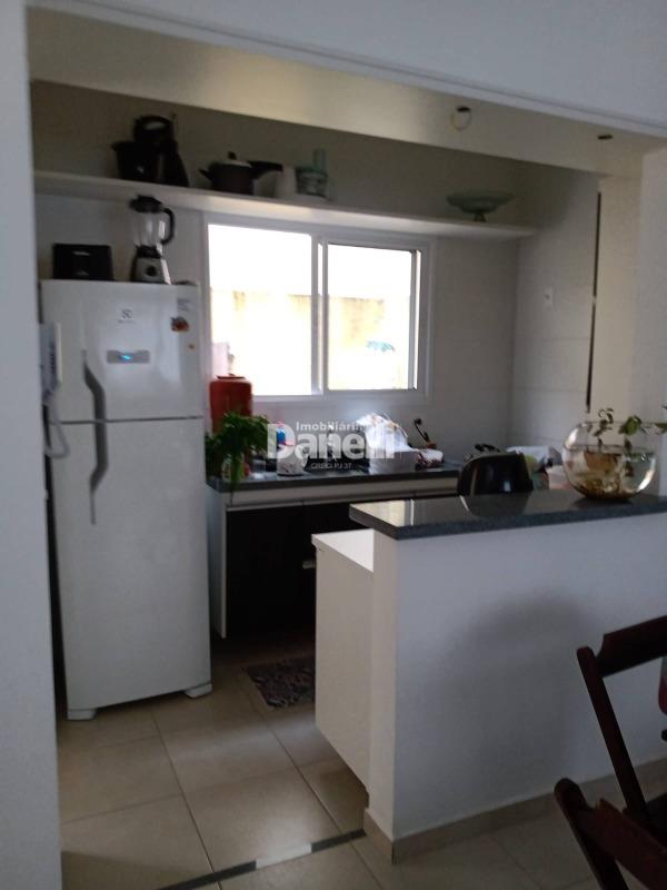 Sobrado à venda no Areao: 